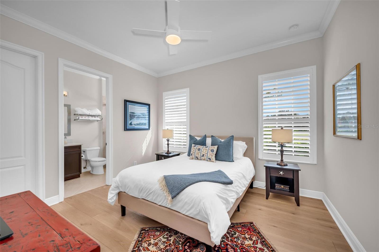 FOUNDERS CLUB - Residential