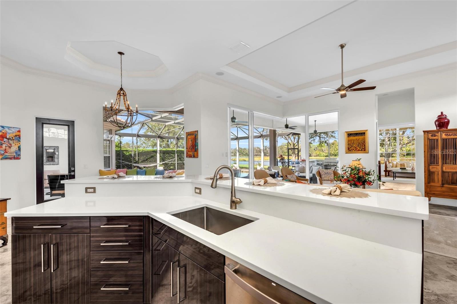 FOUNDERS CLUB - Residential