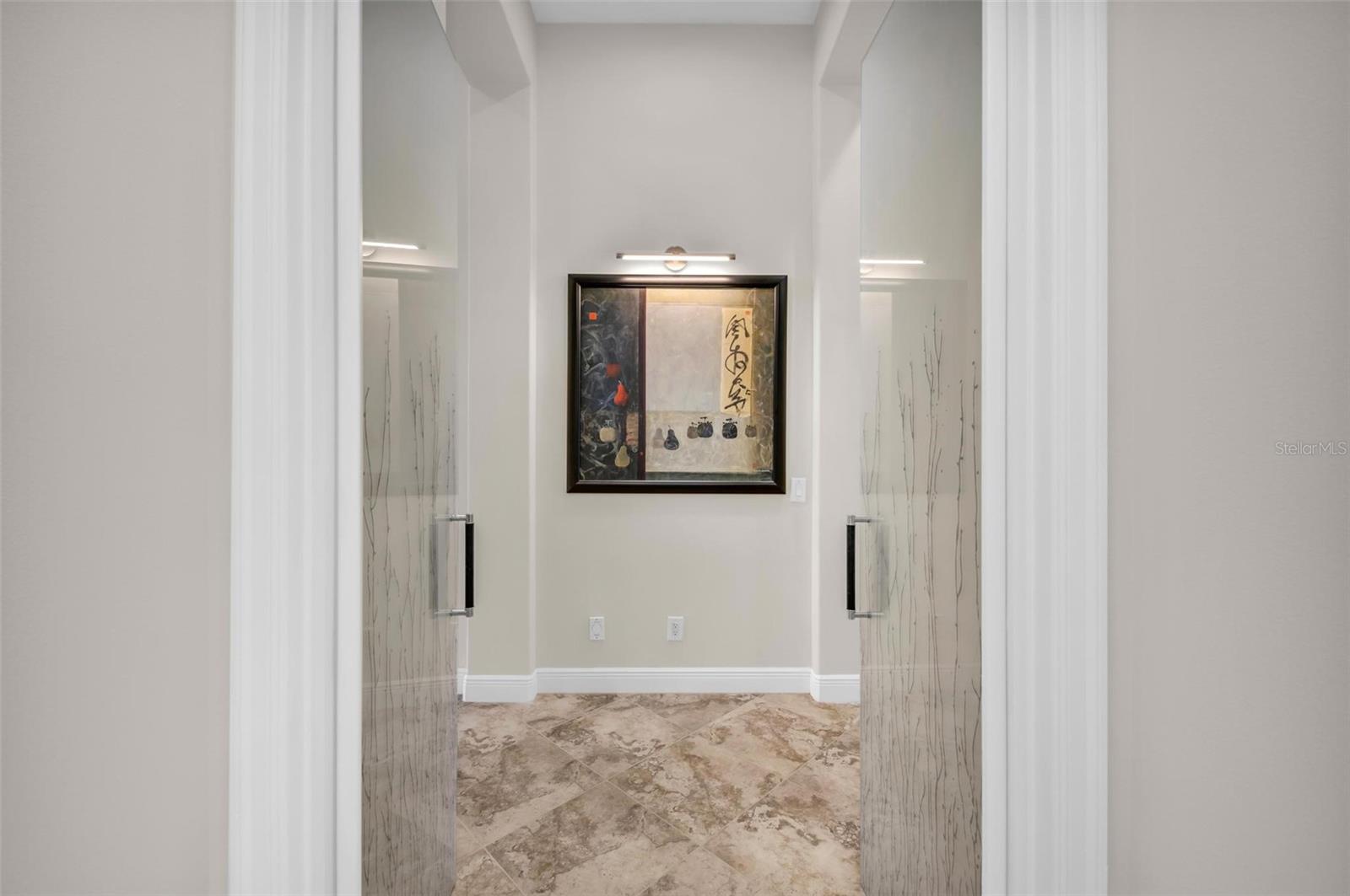 FOUNDERS CLUB - Residential