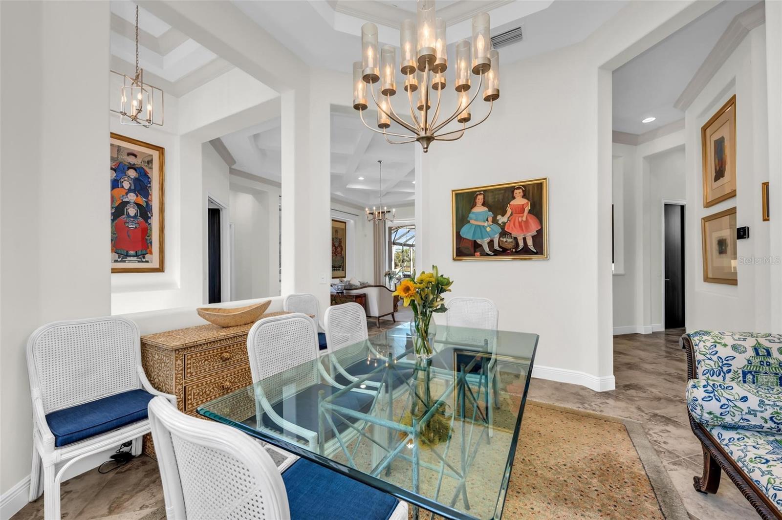 FOUNDERS CLUB - Residential