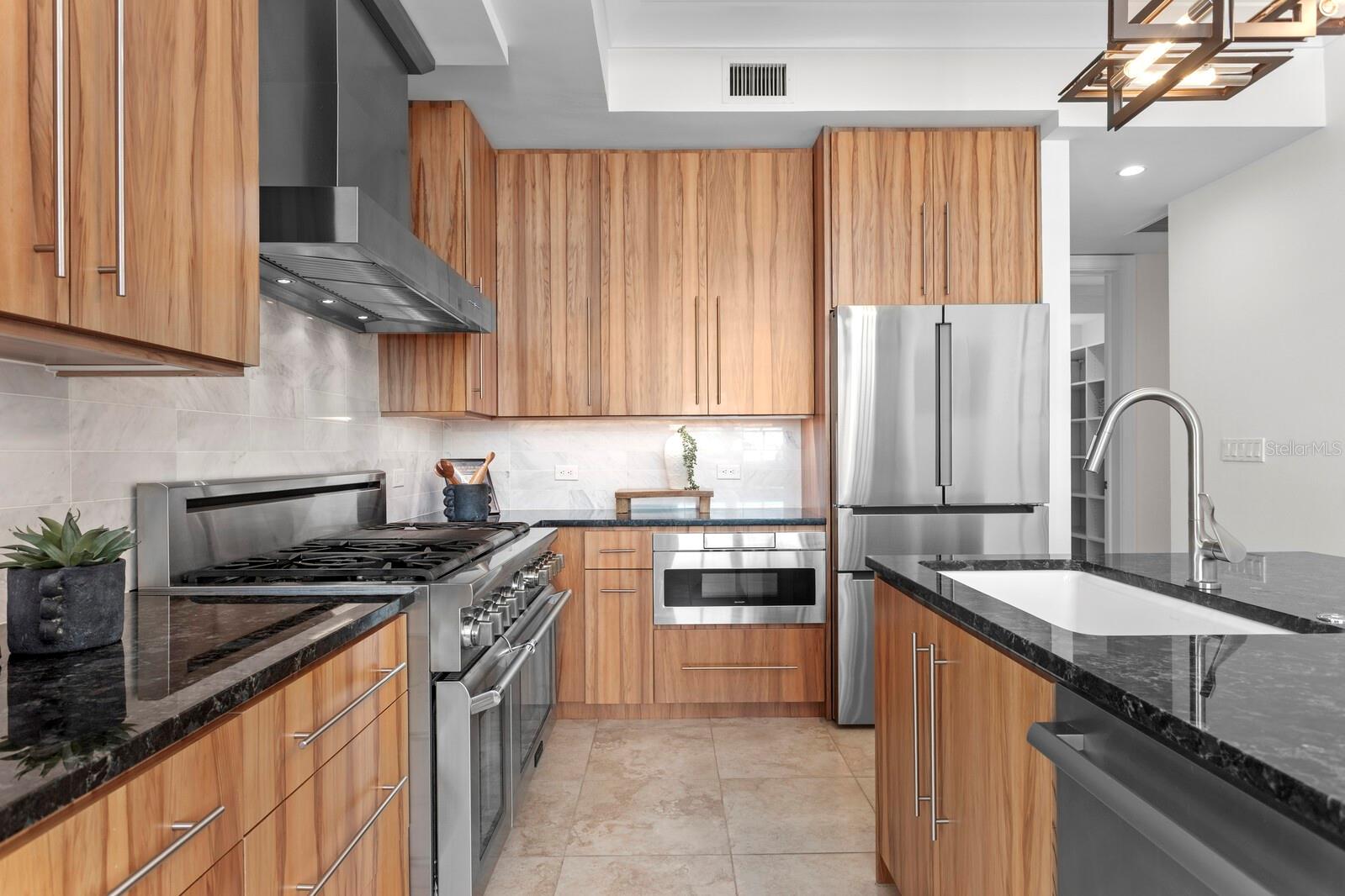 1350 MAIN RESIDENTIAL - Residential