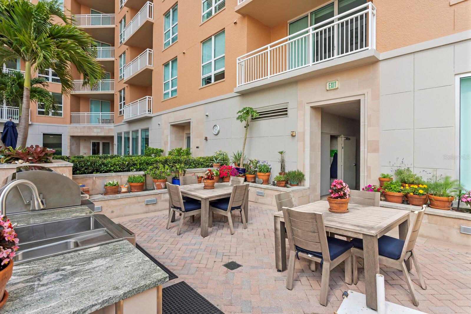 1350 MAIN RESIDENTIAL - Residential