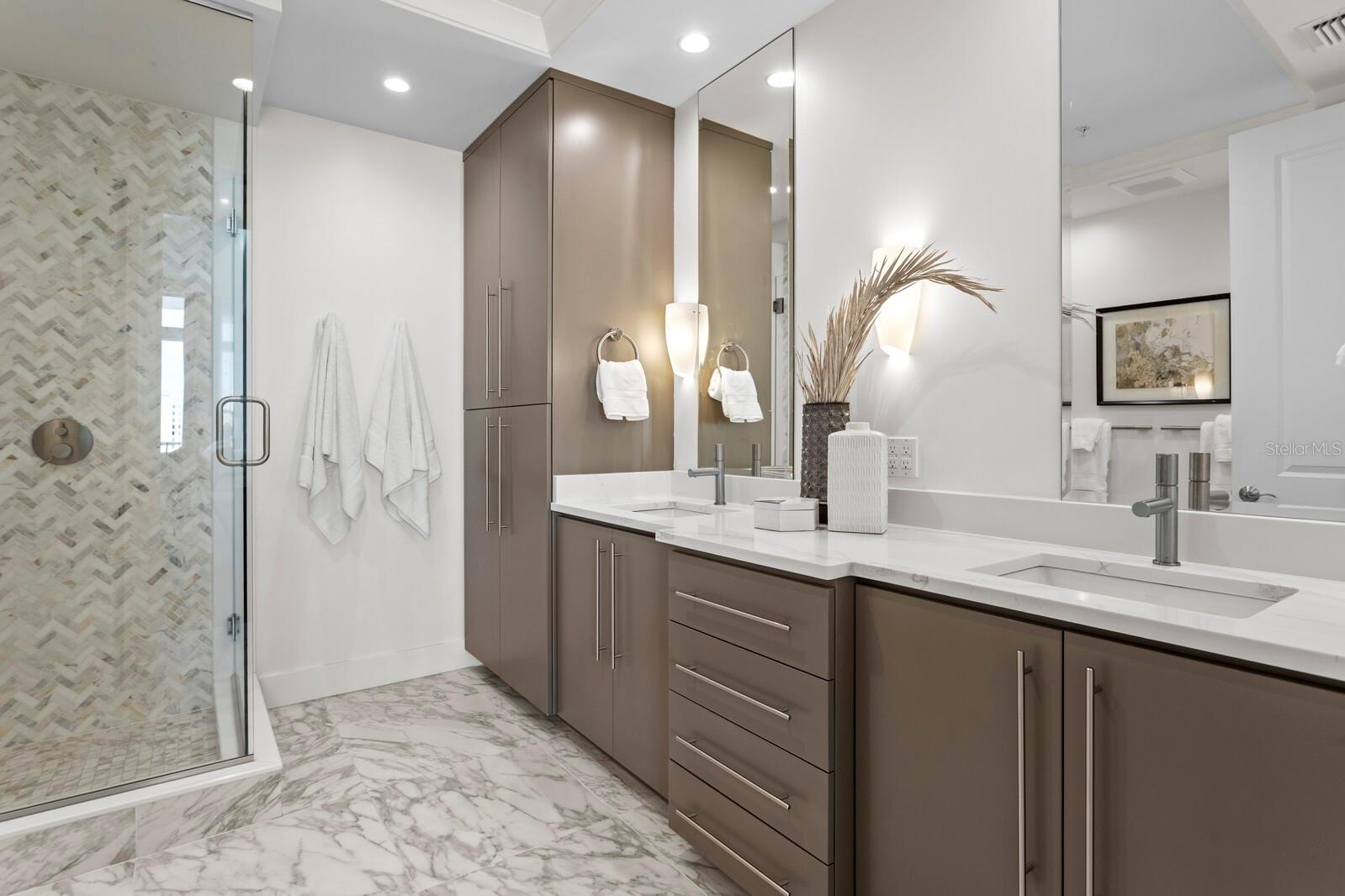 1350 MAIN RESIDENTIAL - Residential