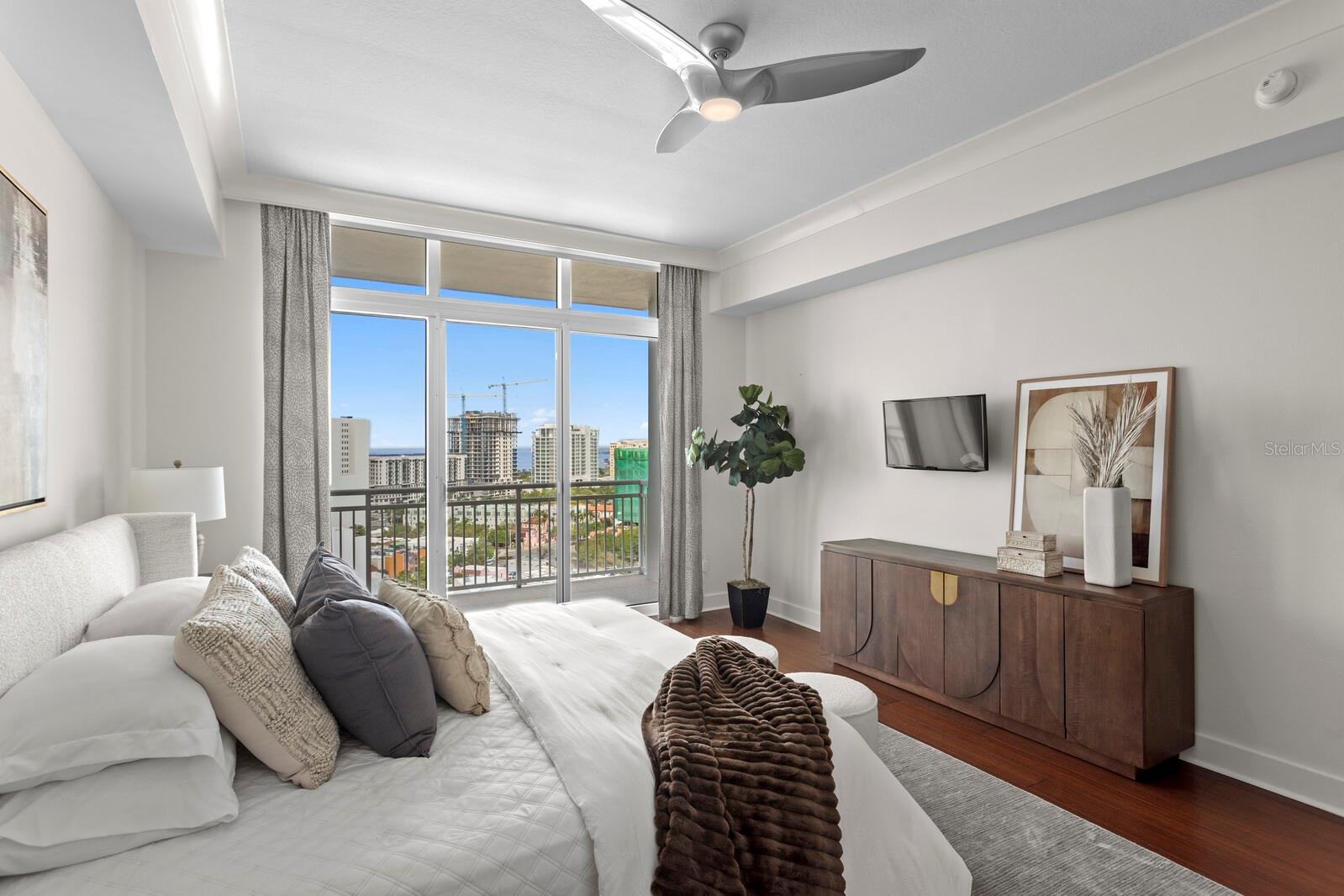 1350 MAIN RESIDENTIAL - Residential