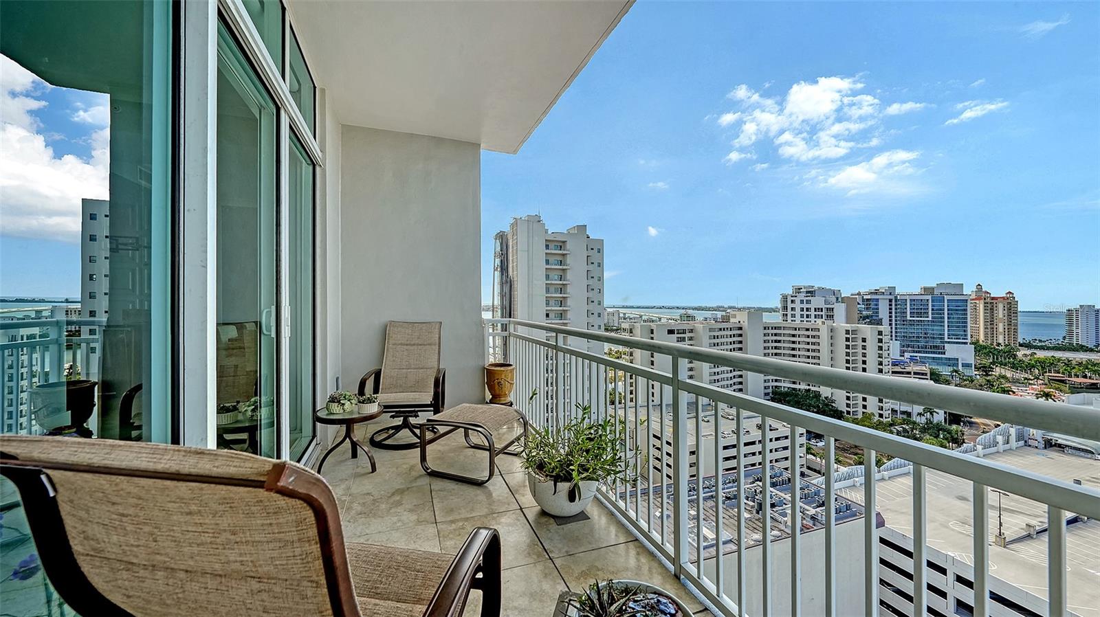 1350 MAIN RESIDENTIAL - Residential