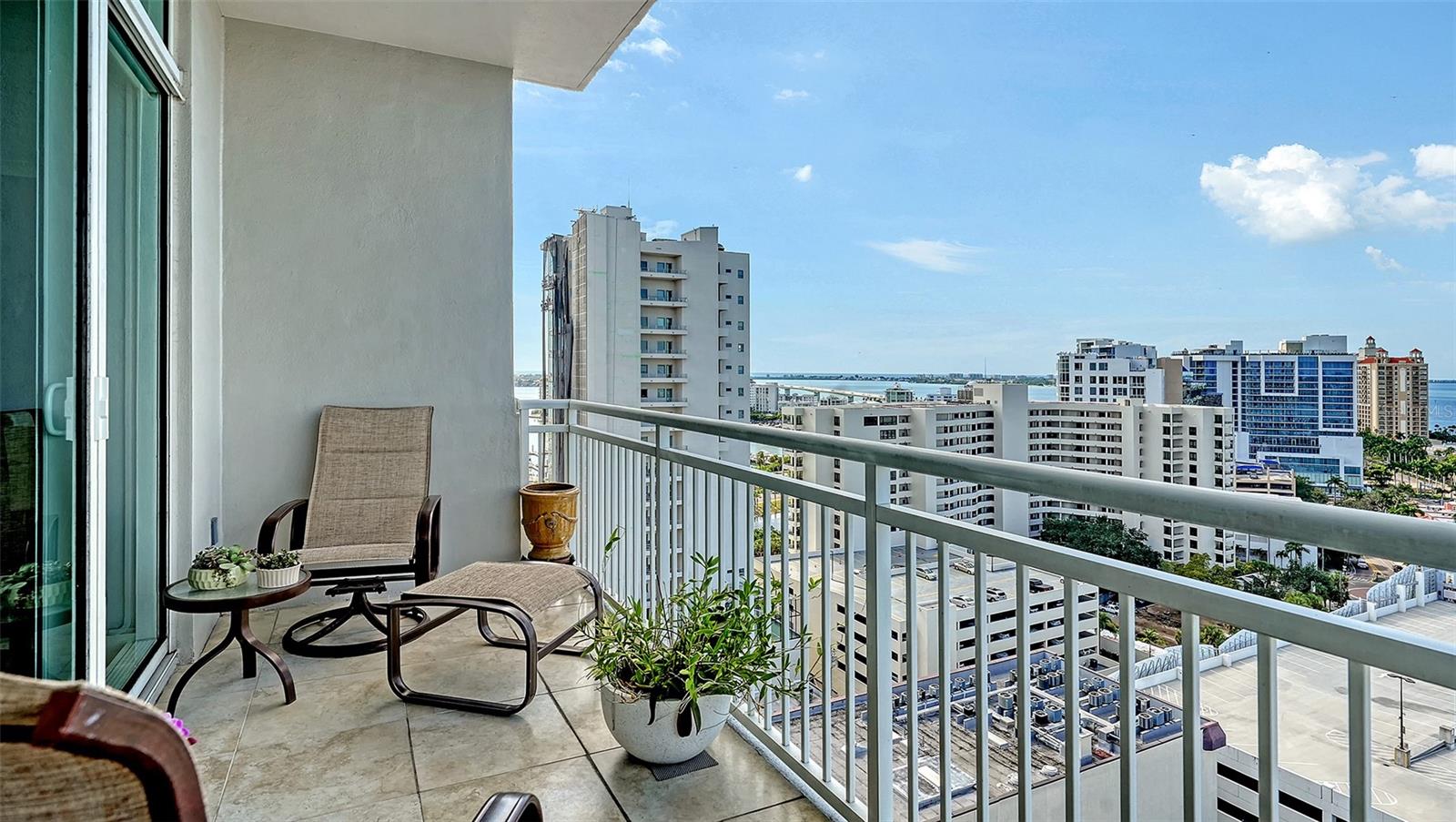 1350 MAIN RESIDENTIAL - Residential