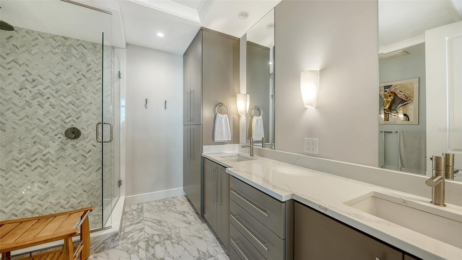 1350 MAIN RESIDENTIAL - Residential