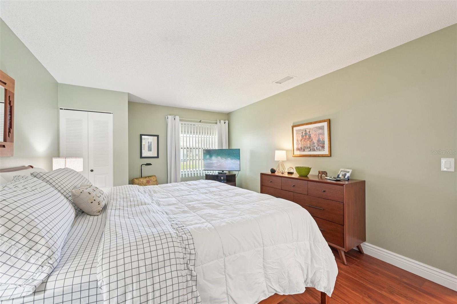 HIGHGATE B CONDO - Residential