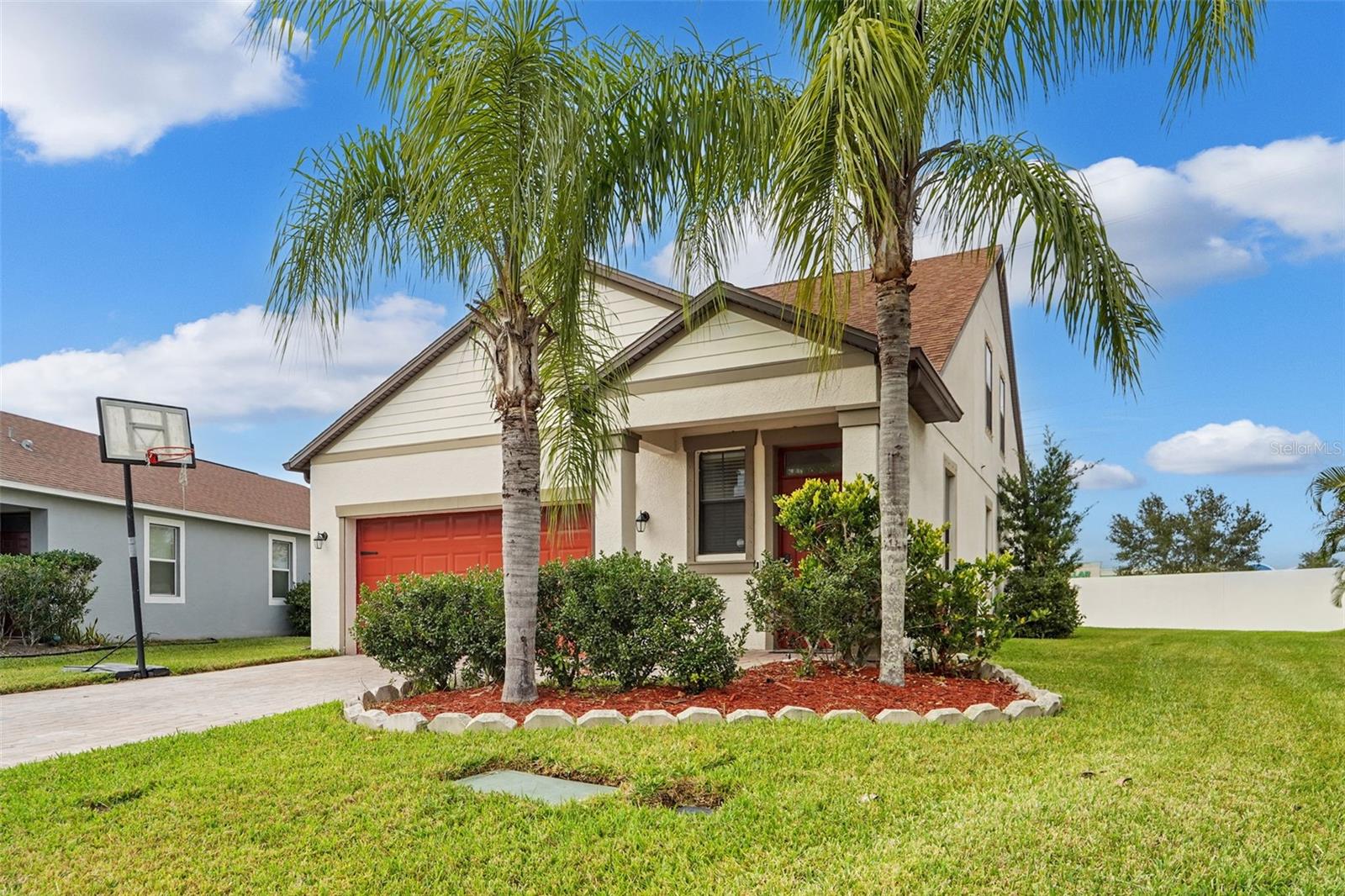 VILLAGES/TRINITY LAKES - Residential