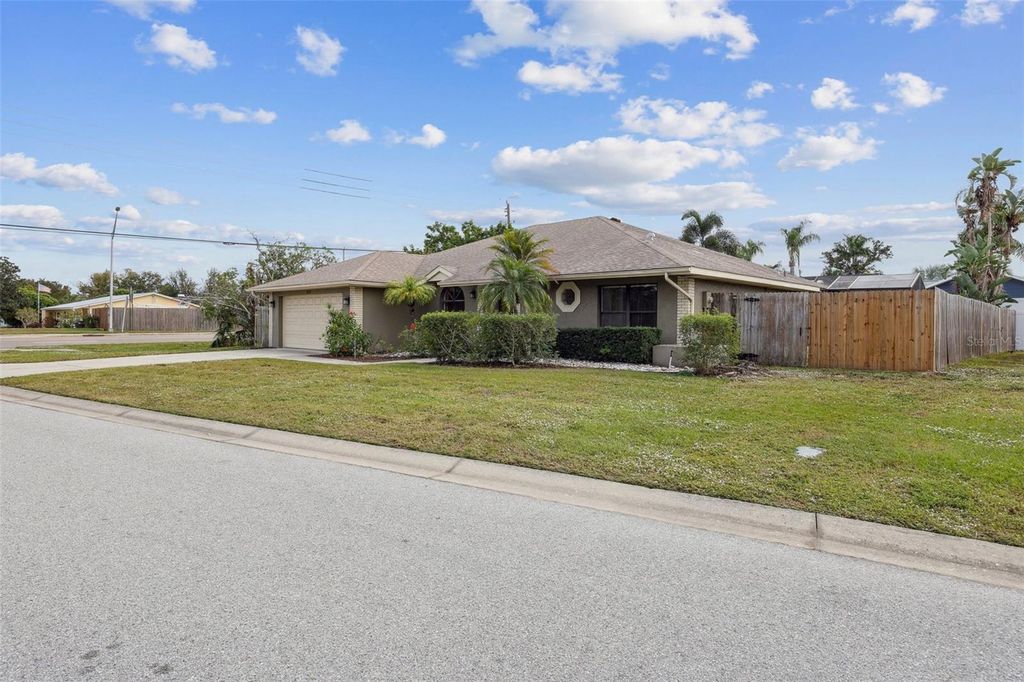 Photo of 7505 23rd Avenue Drive W, Bradenton, FL 34209 (MLS # A4674358)