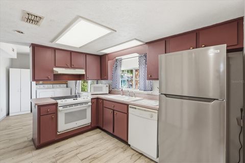 Tiny photo for 2270 SE 34th Street, Ocala, FL 34471 (MLS # OM723877)