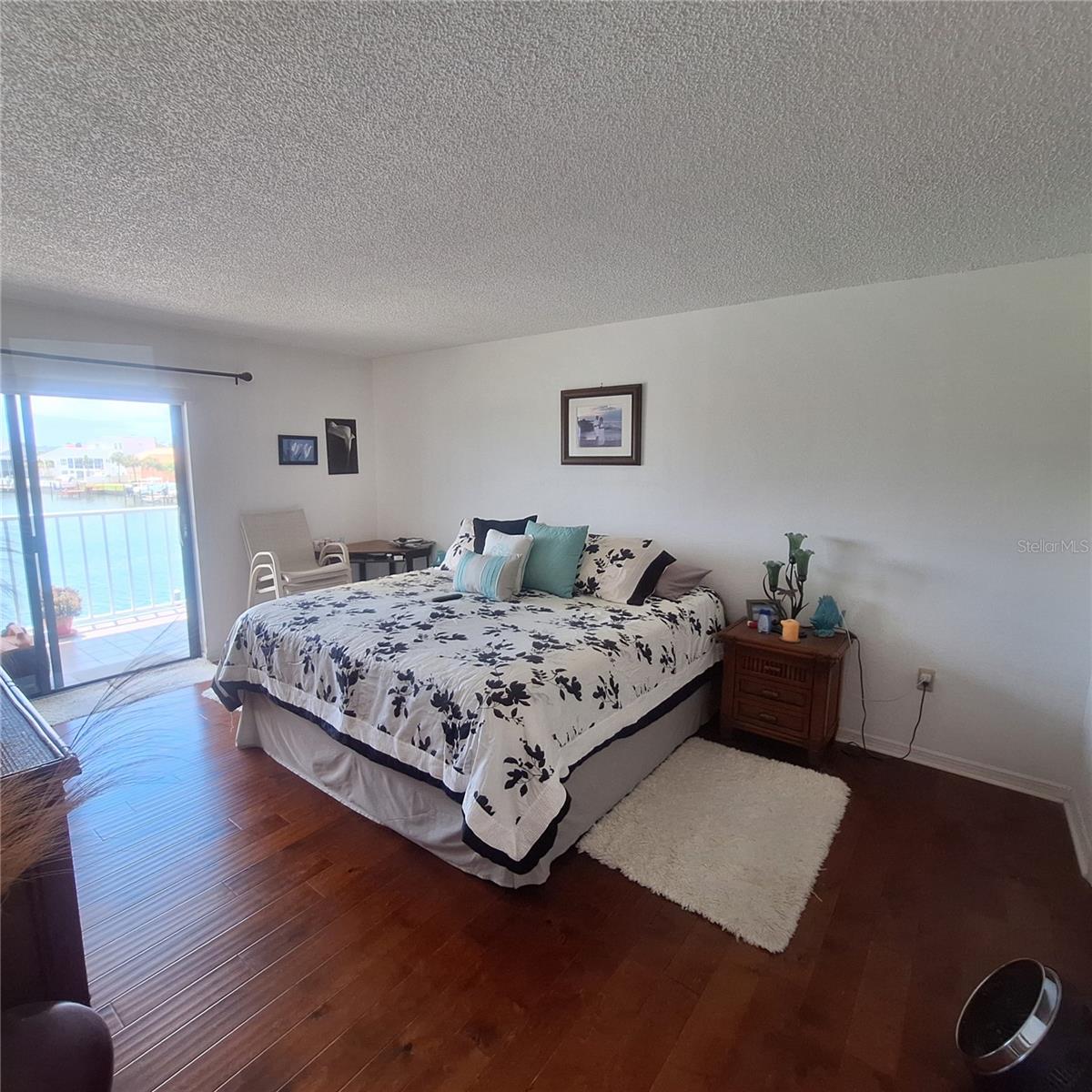 TIERRA I CONDO - Residential