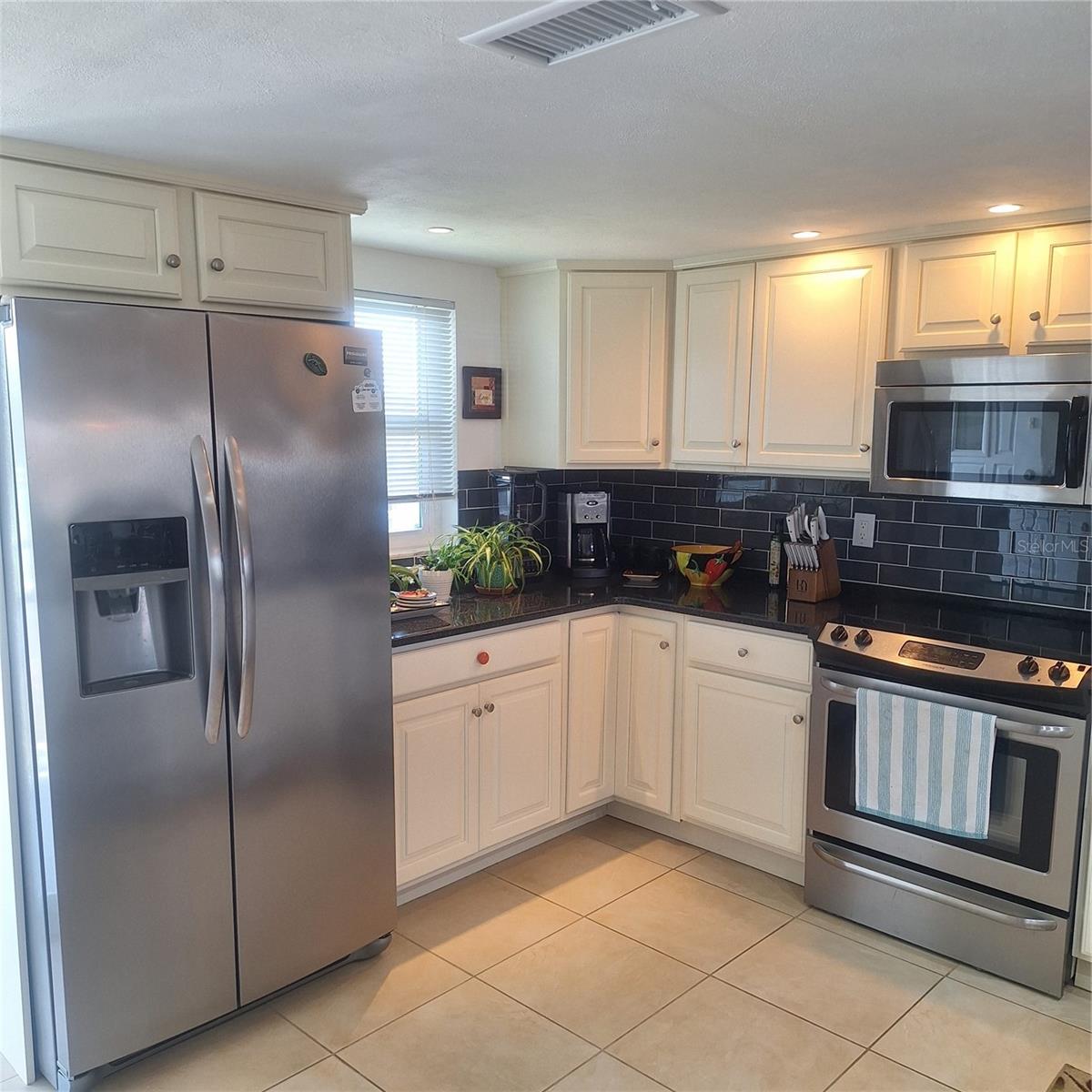 TIERRA I CONDO - Residential