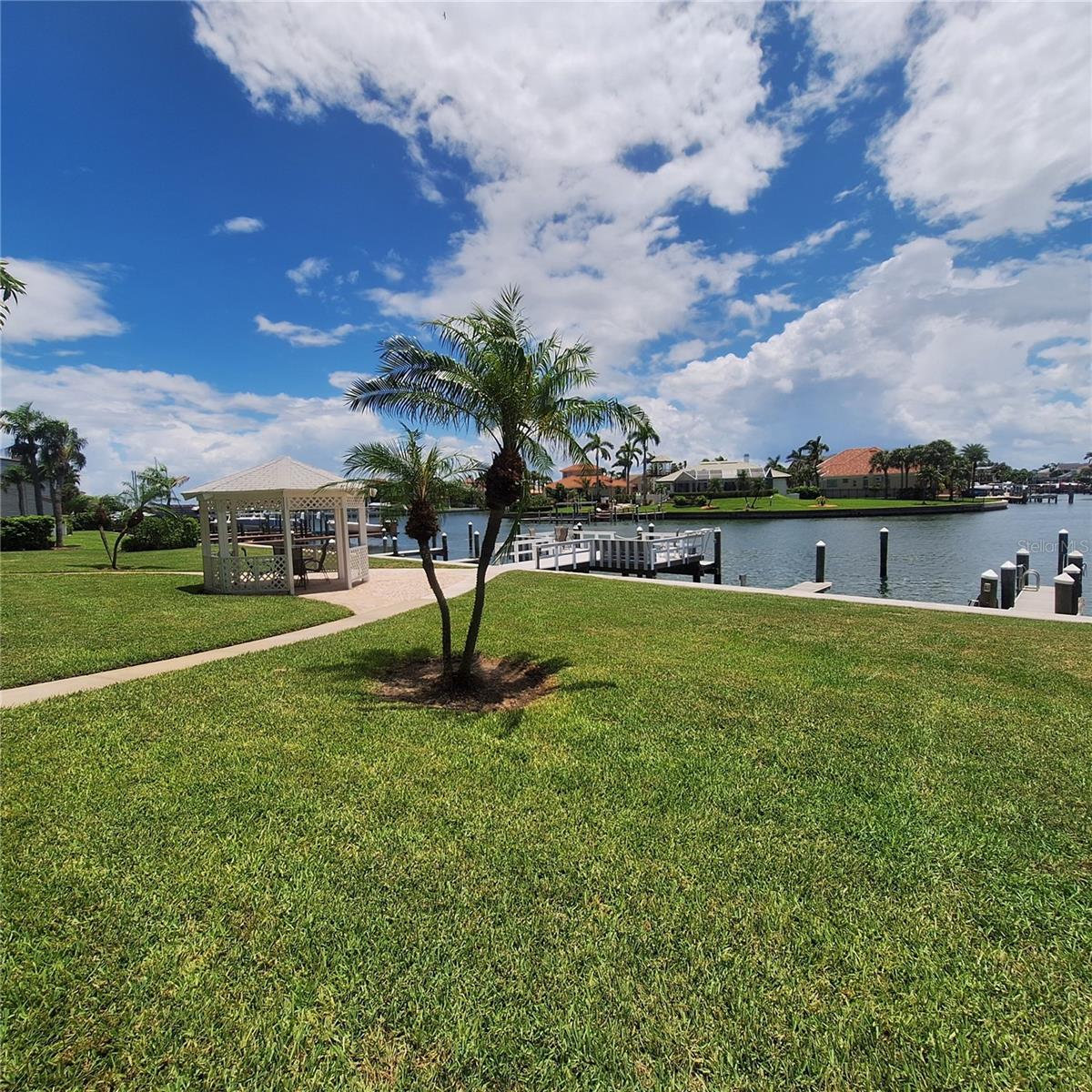 TIERRA I CONDO - Residential