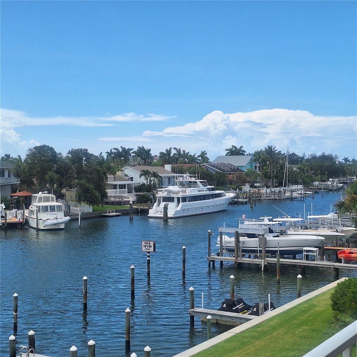 719 PINELLAS BAYWAY S 203