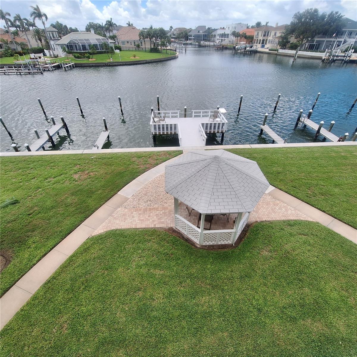 TIERRA I CONDO - Residential