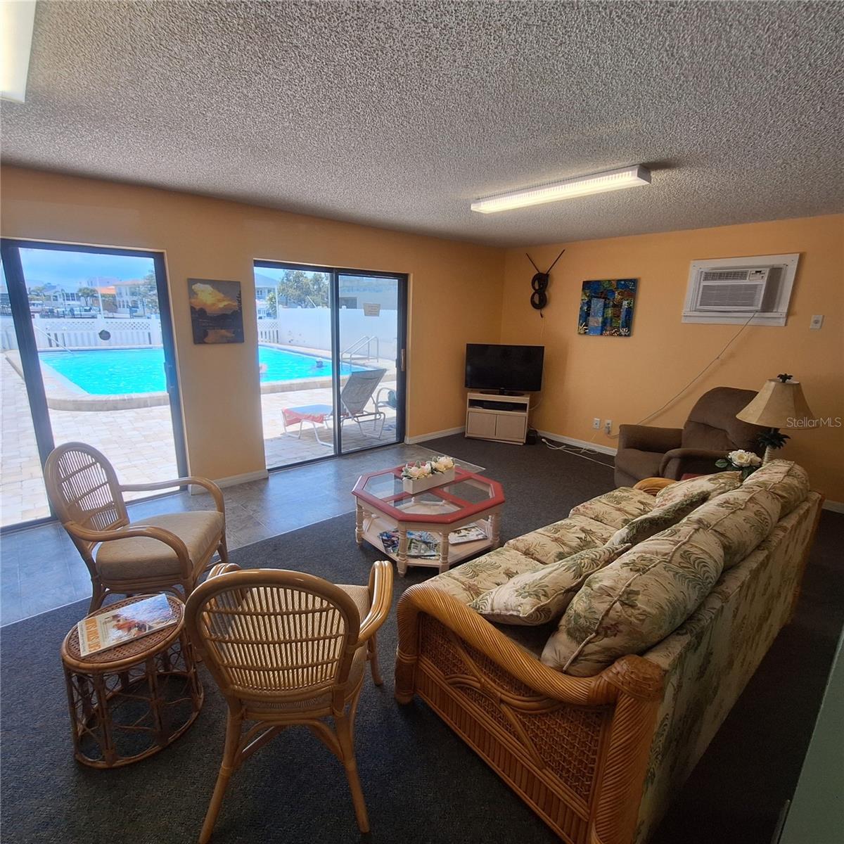 TIERRA I CONDO - Residential