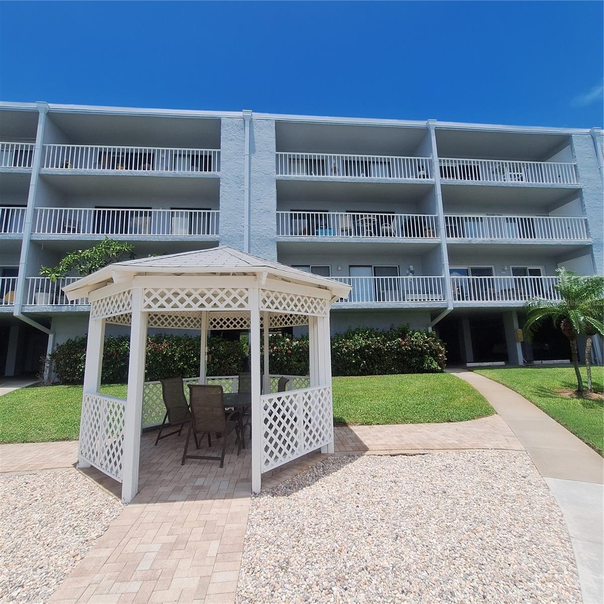 TIERRA I CONDO - Residential