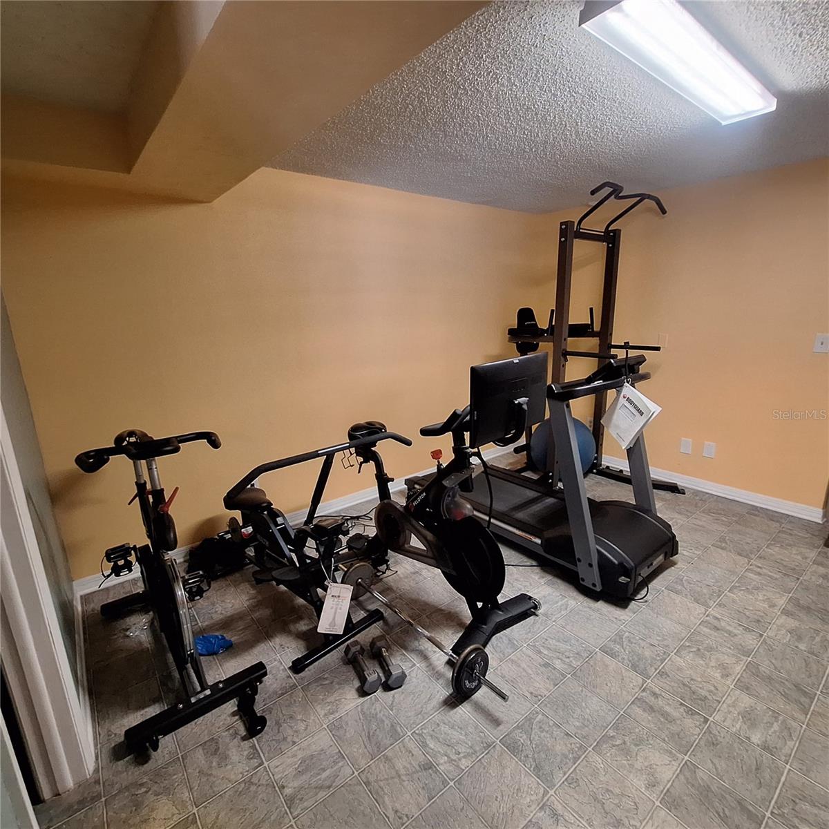 TIERRA I CONDO - Residential