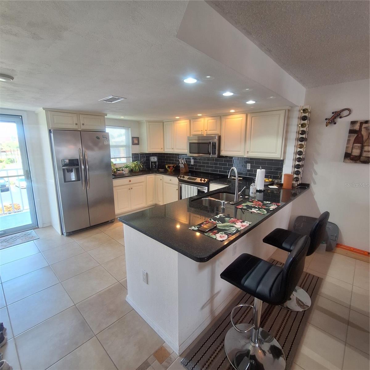 TIERRA I CONDO - Residential