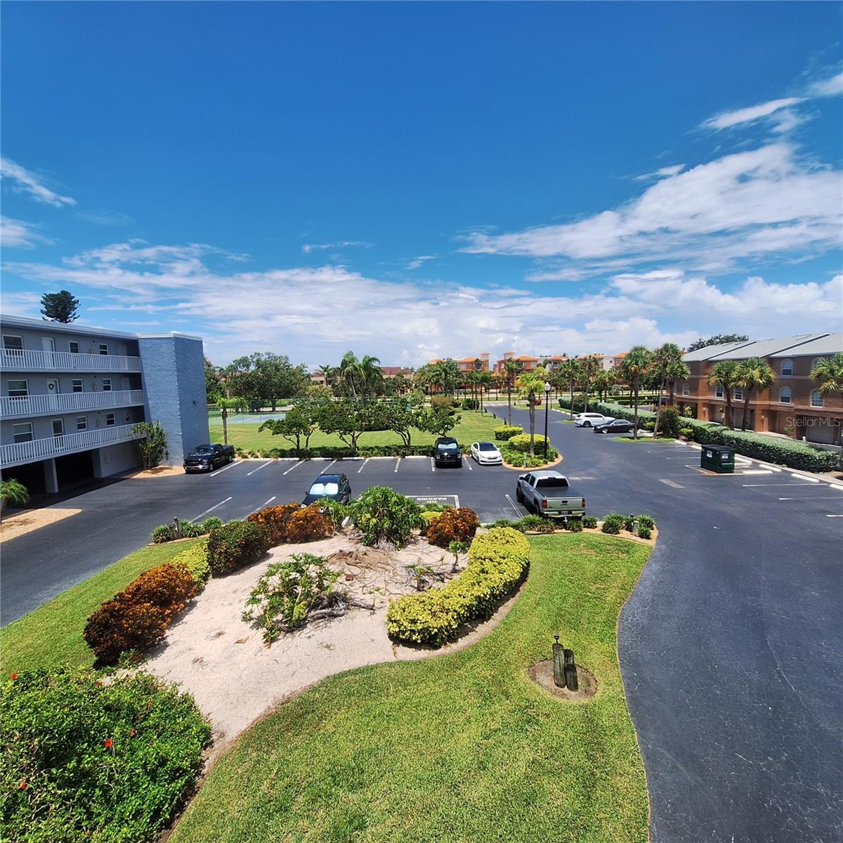 TIERRA I CONDO - Residential