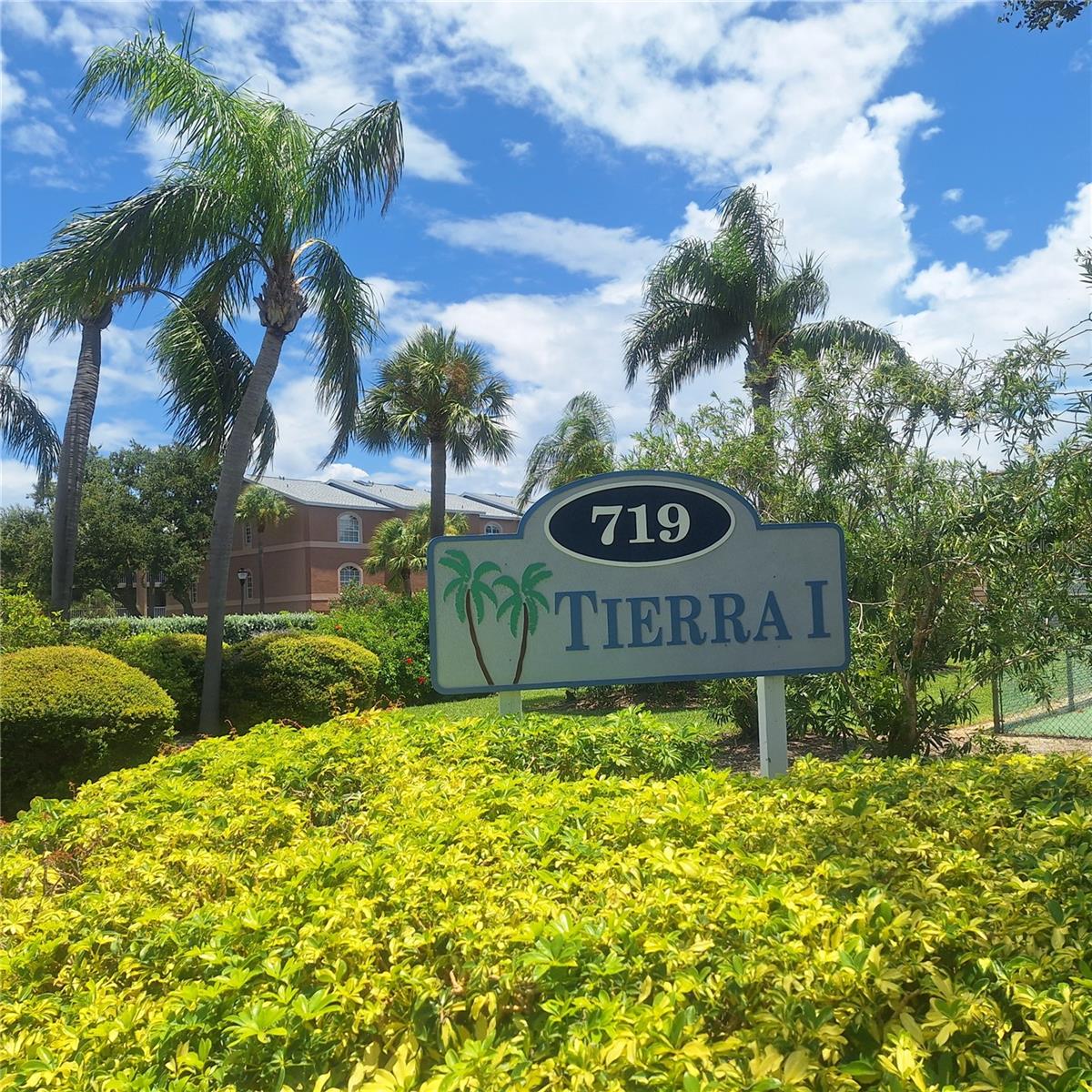 719 PINELLAS BAYWAY S 203