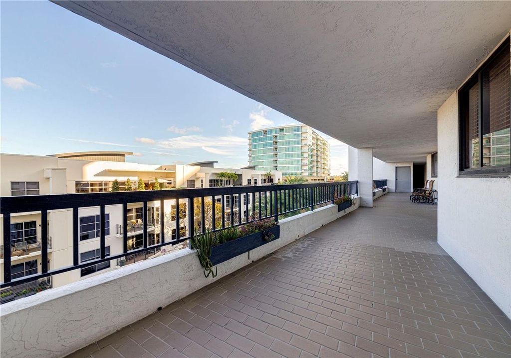 Photo of 530 E Central Boulevard #306, Orlando, FL 32801 (MLS # O6415523)