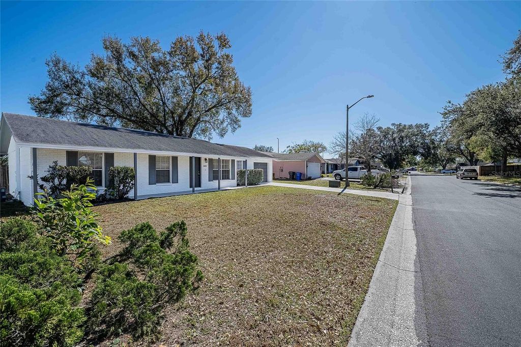 Photo of 5653 La Serena Avenue, Lakeland, FL 33809 (MLS # P4937678)