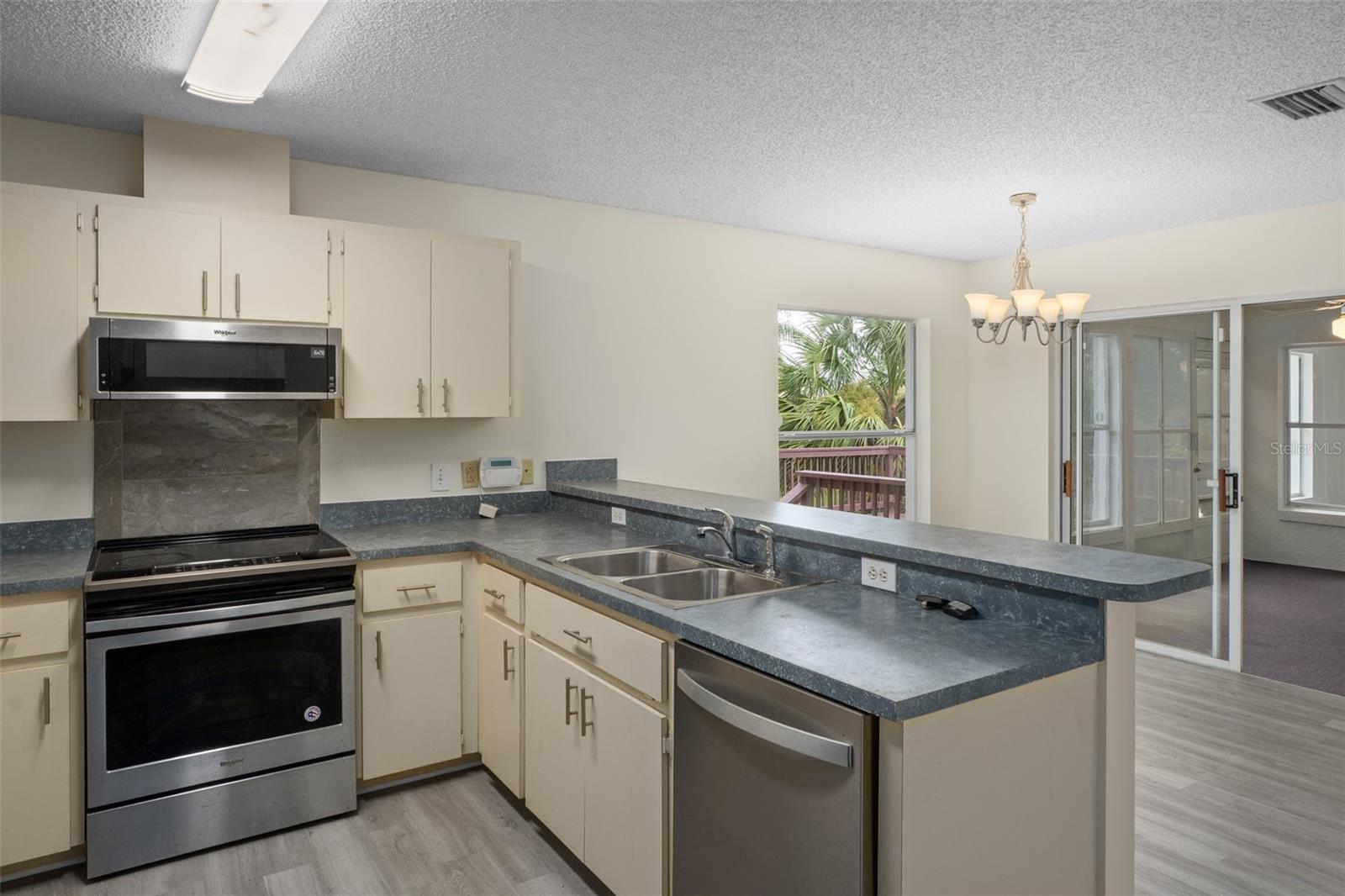 OAKWOOD VILLAGE - Residential