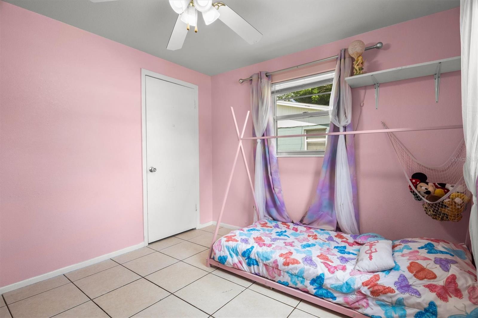 COLONIAL TERR - Residential