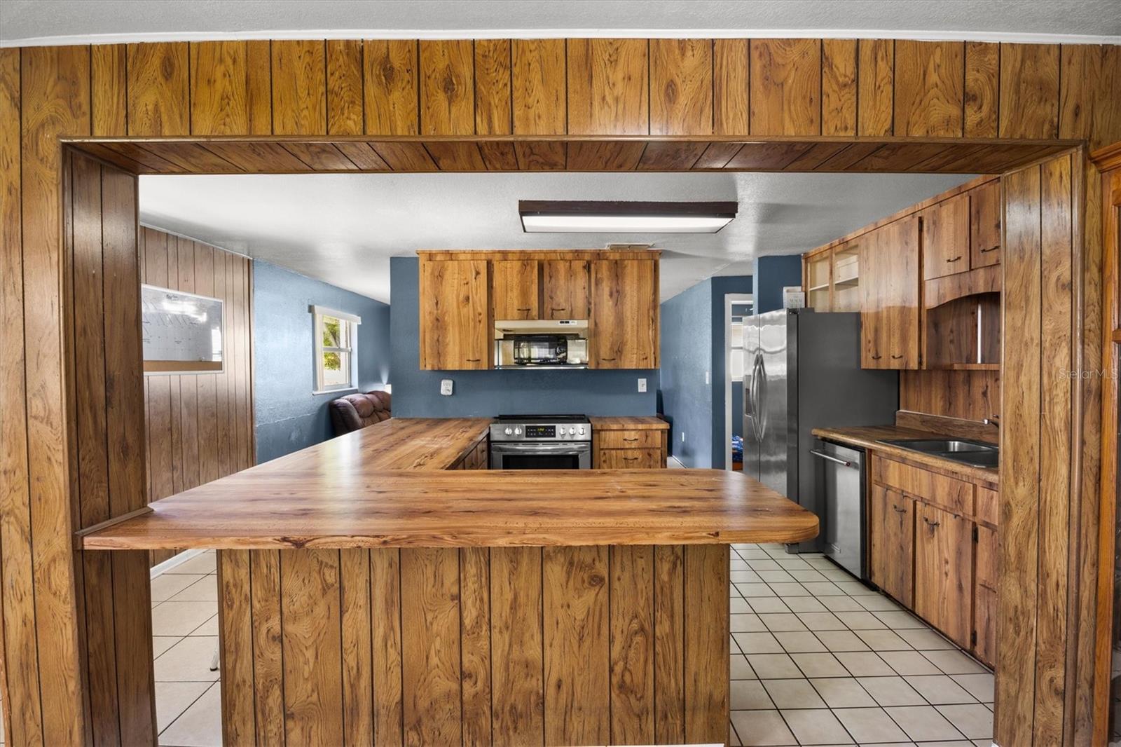 COLONIAL TERR - Residential