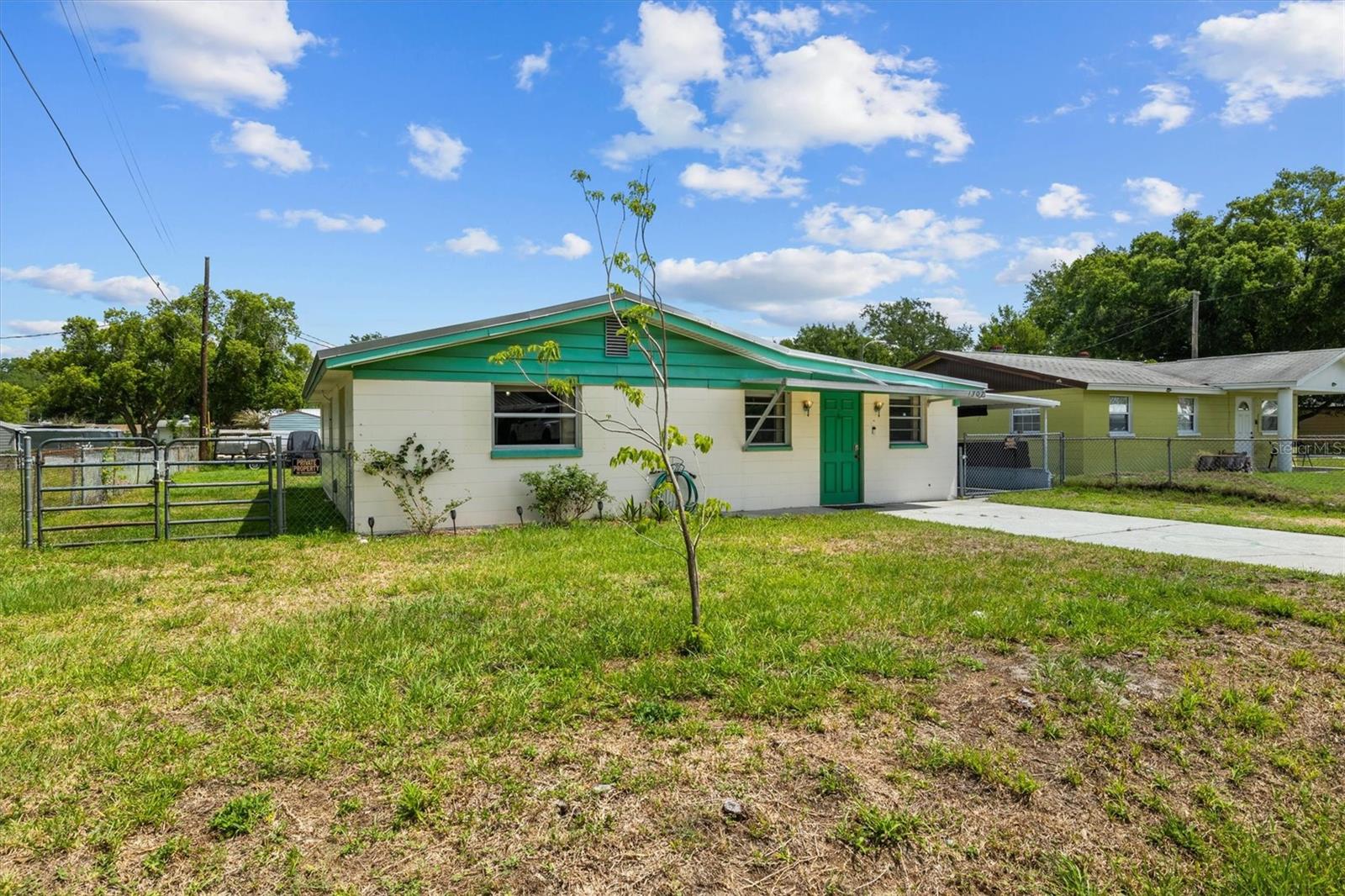 COLONIAL TERR - Residential