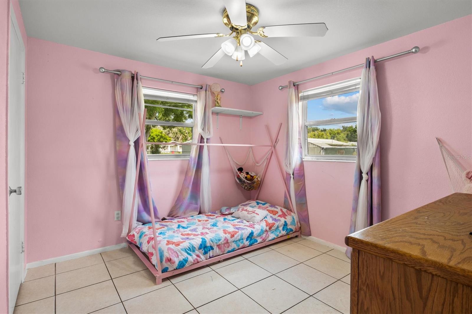 COLONIAL TERR - Residential