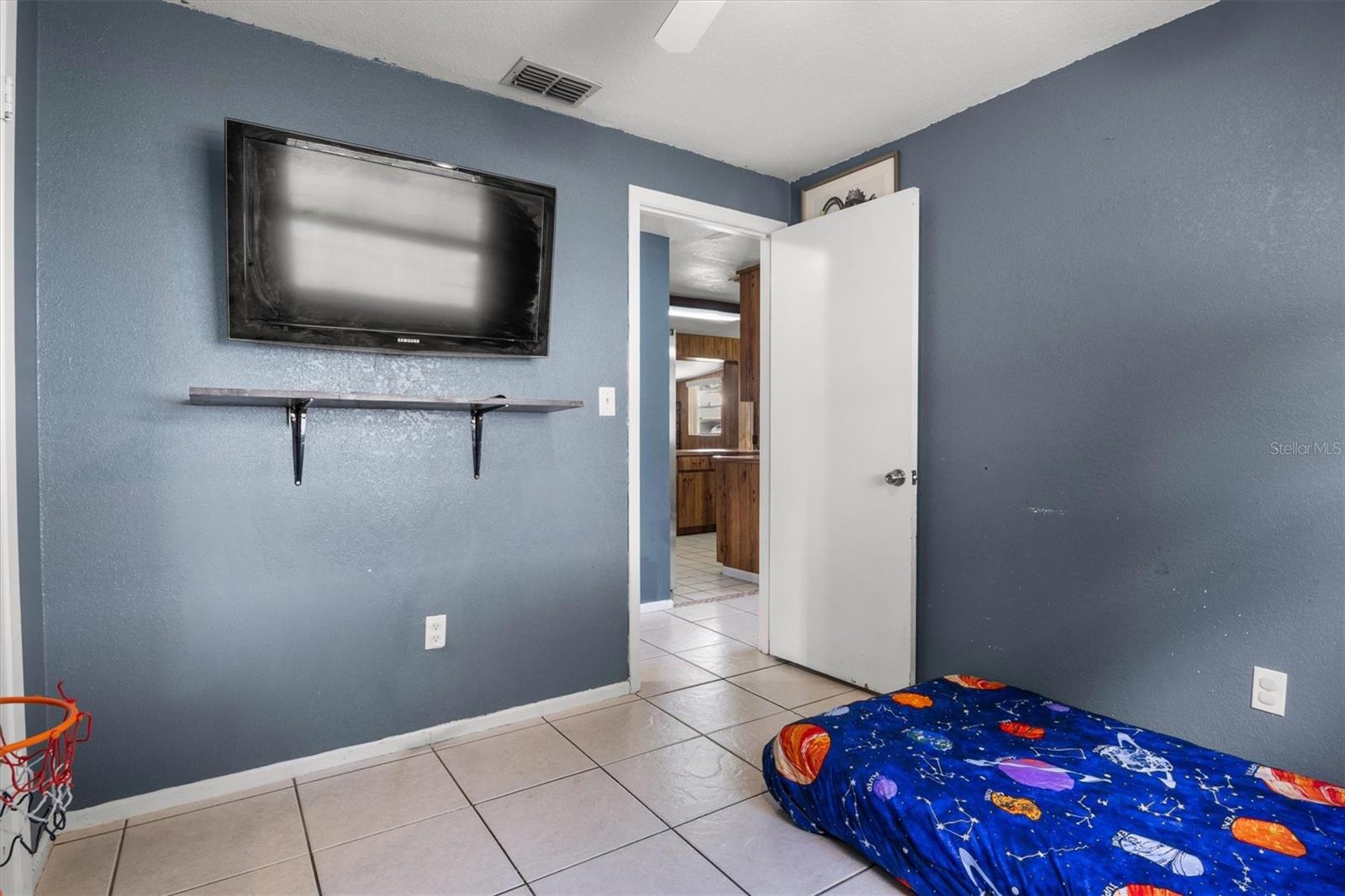 COLONIAL TERR - Residential
