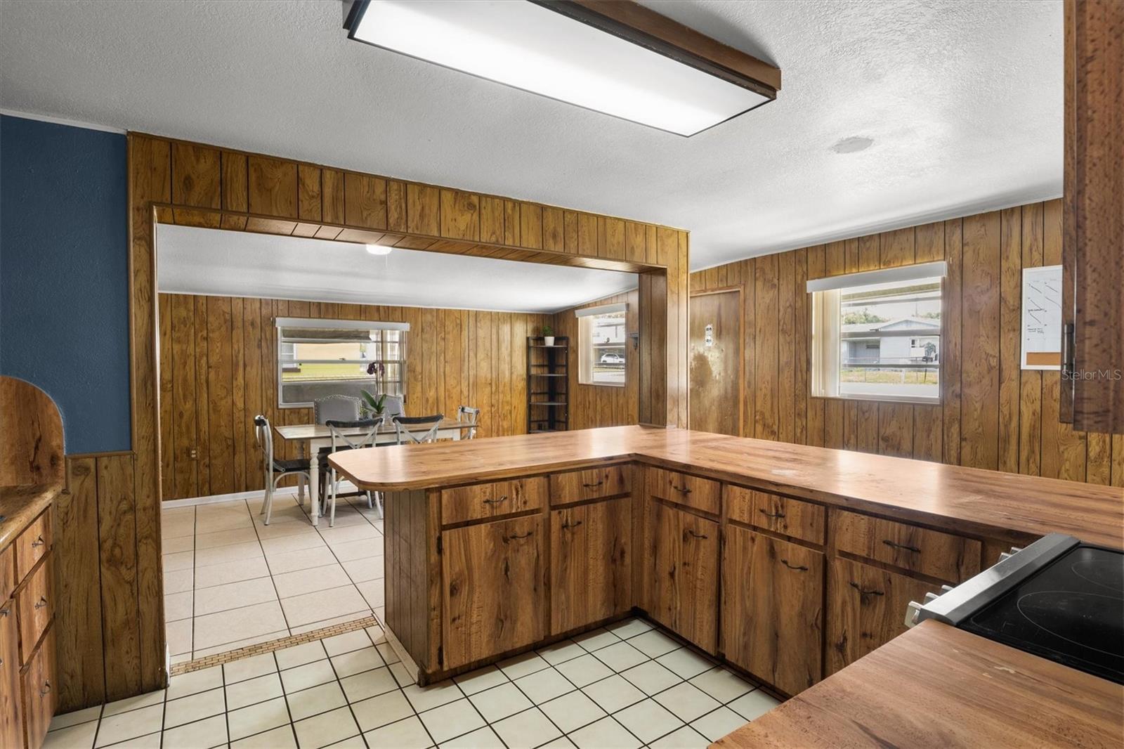 COLONIAL TERR - Residential