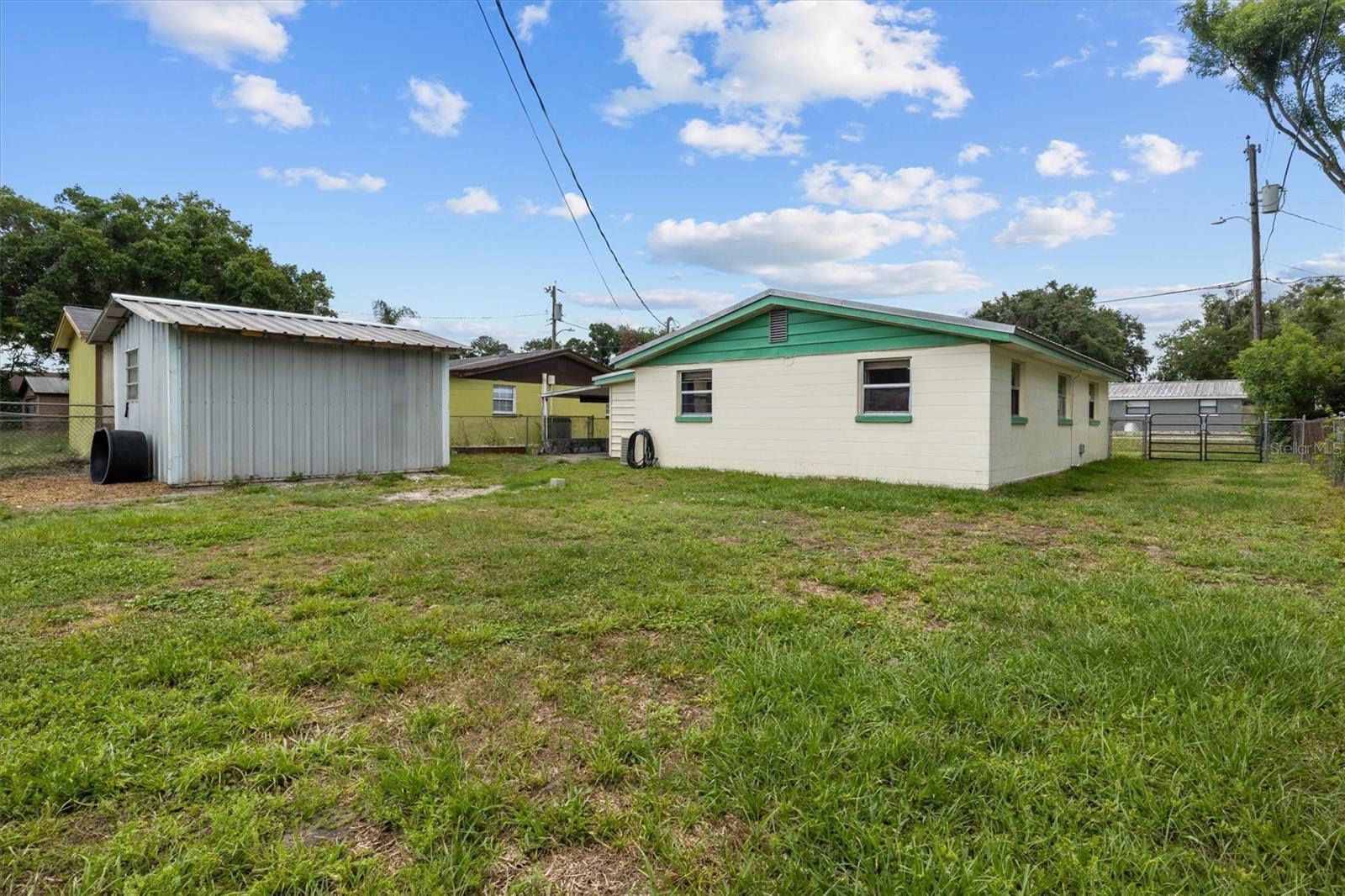 COLONIAL TERR - Residential