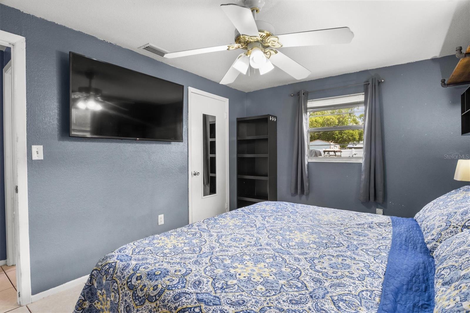 COLONIAL TERR - Residential