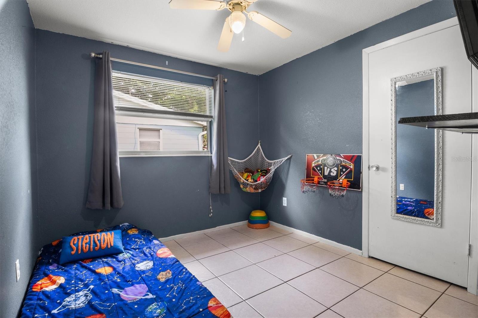 COLONIAL TERR - Residential