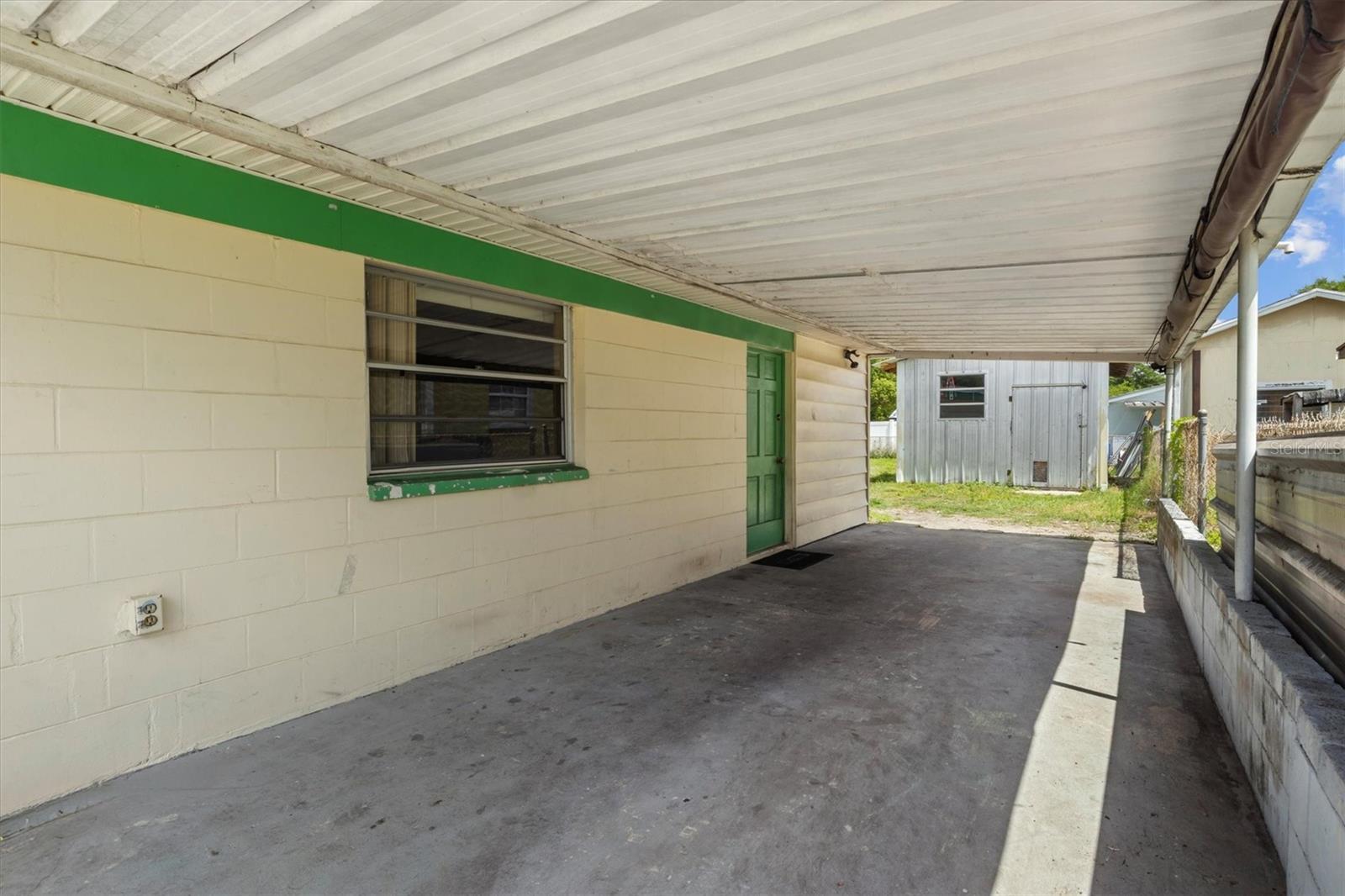 COLONIAL TERR - Residential