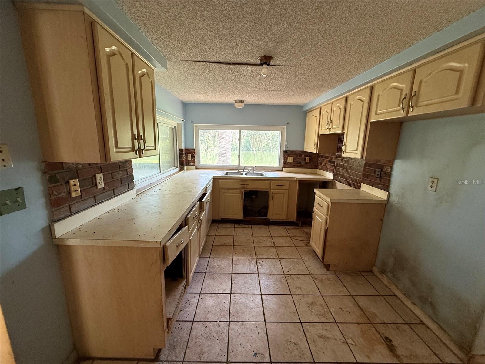 BEACON WOODS VILLAGE - Residential