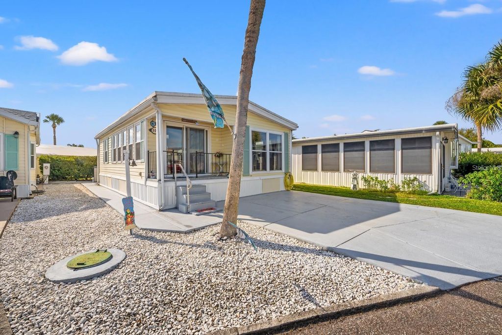 Photo of 9000 Us Highway 192 #303, Clermont, FL 34714 (MLS # O6362205)