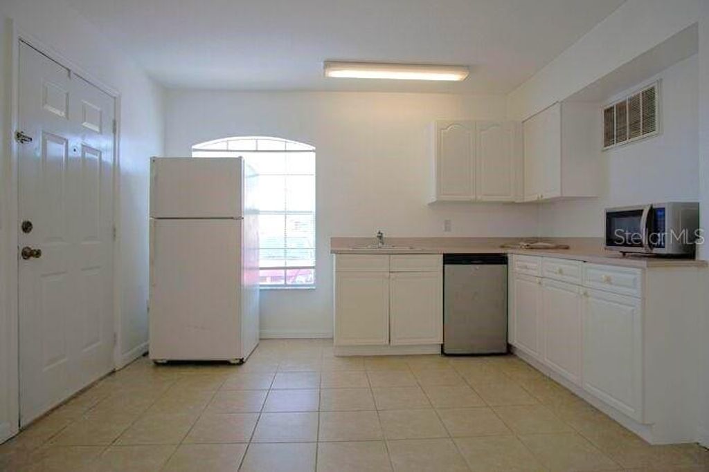 Photo of 308 Australian Way #B, Davenport, FL 33897 (MLS # S5148706)