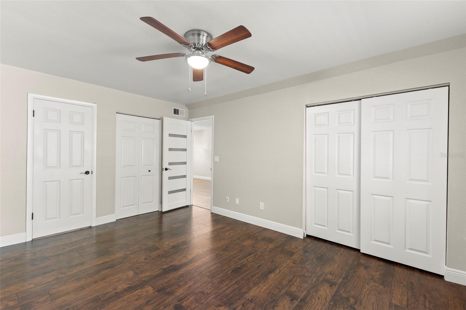 IMPERIAL OAKS CONDO - Residential