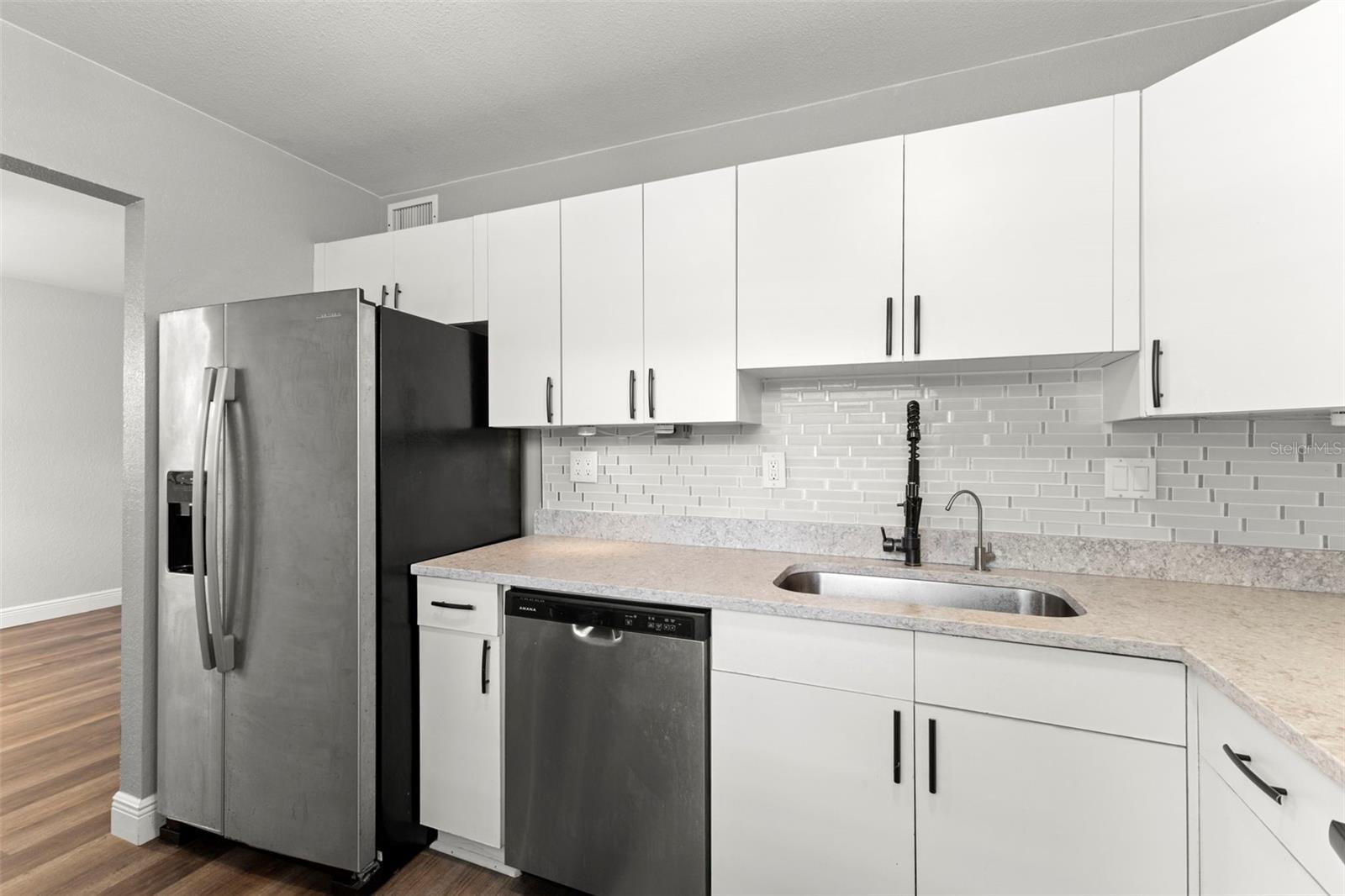 IMPERIAL OAKS CONDO - Residential