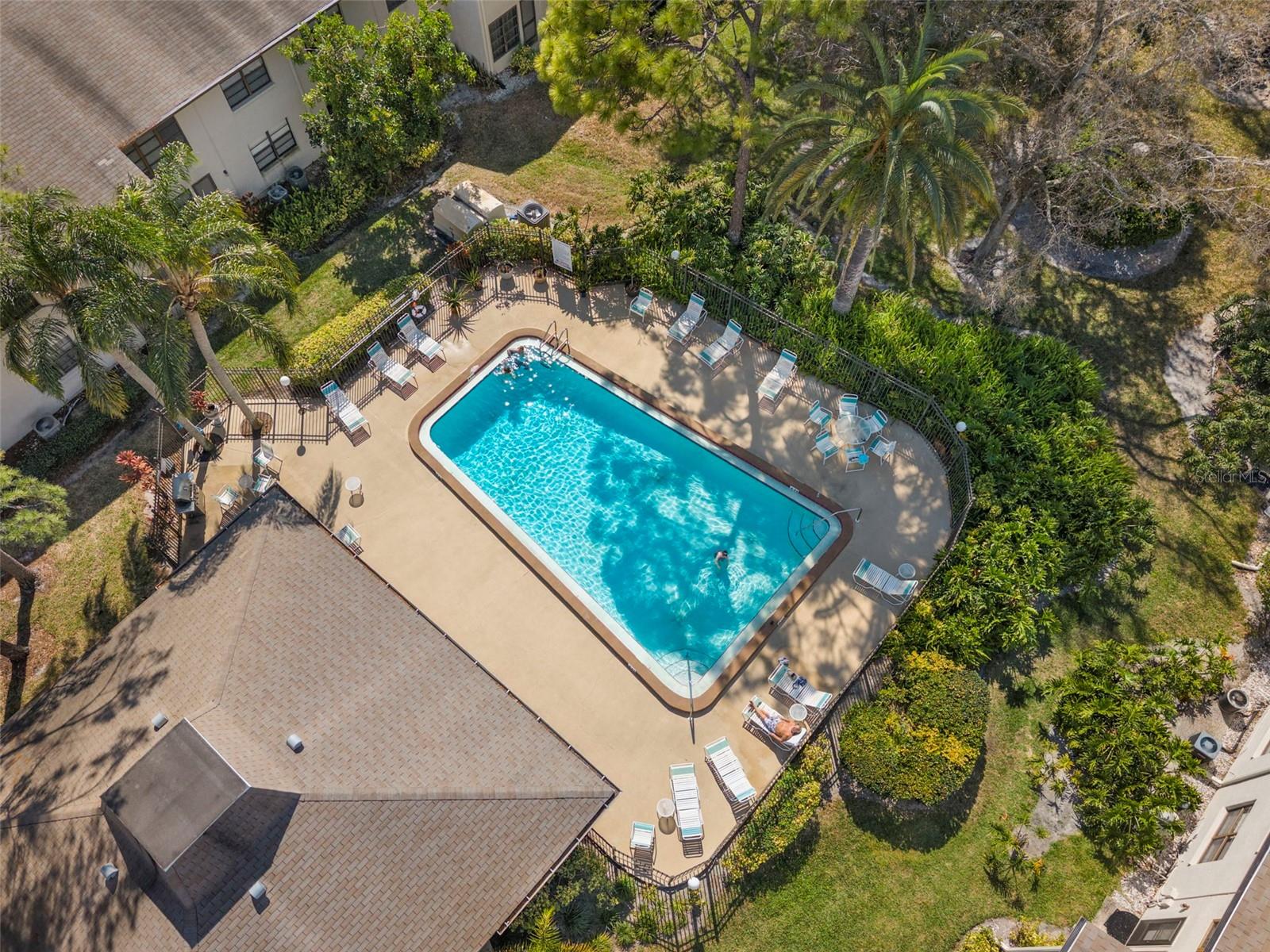 IMPERIAL OAKS CONDO - Residential