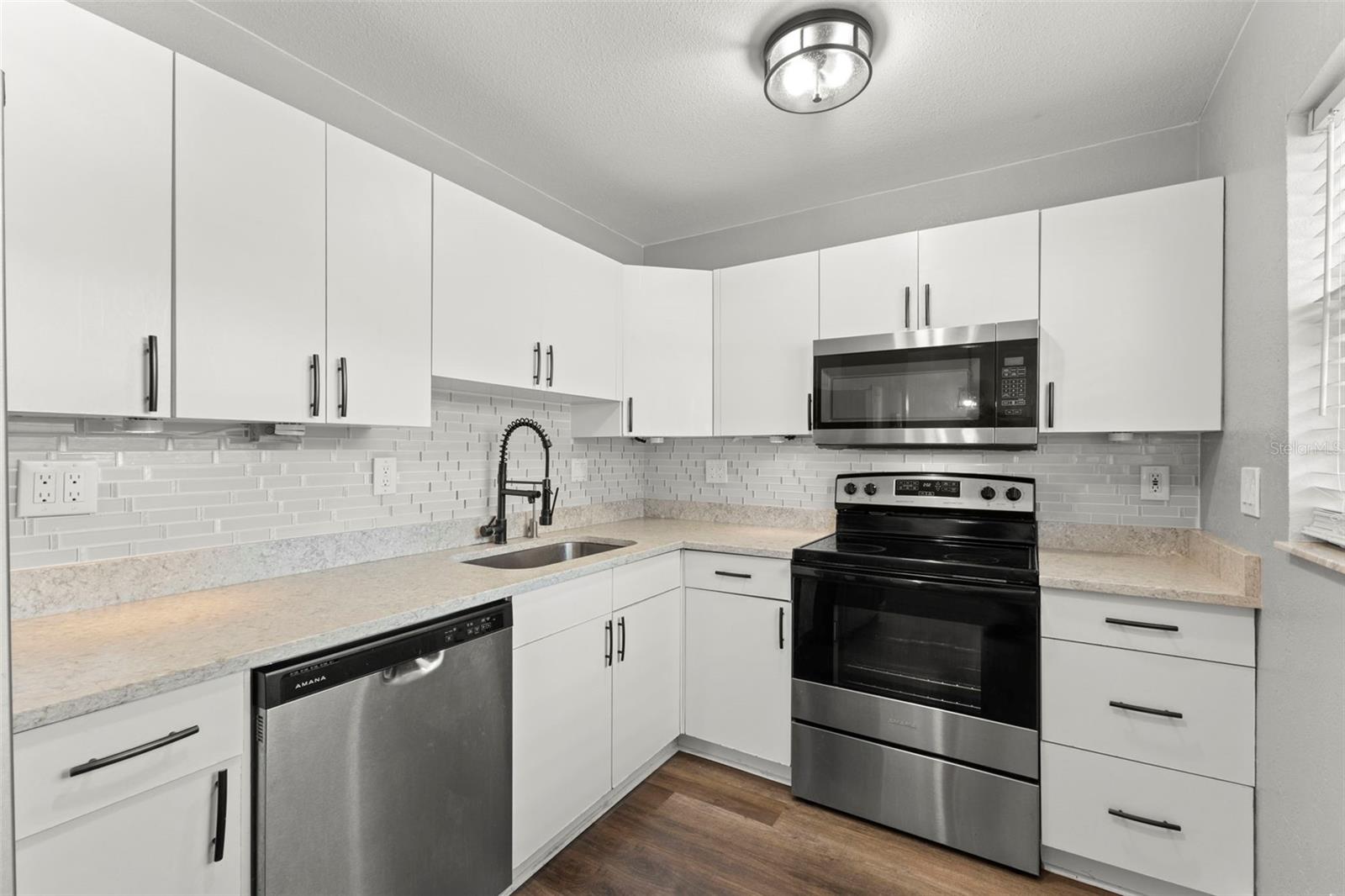 IMPERIAL OAKS CONDO - Residential