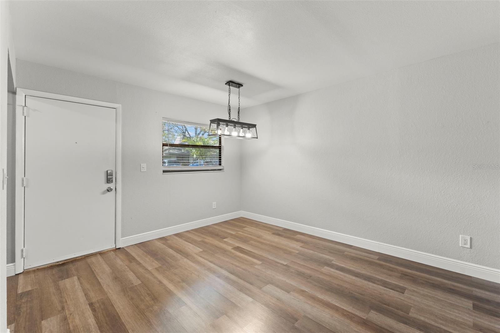 IMPERIAL OAKS CONDO - Residential