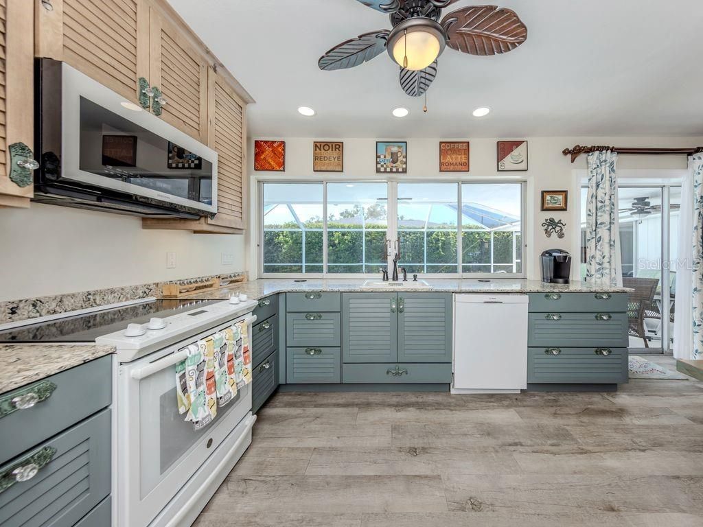 Photo of 601 Apalachicola Road, Venice, FL 34285 (MLS # N6141695)