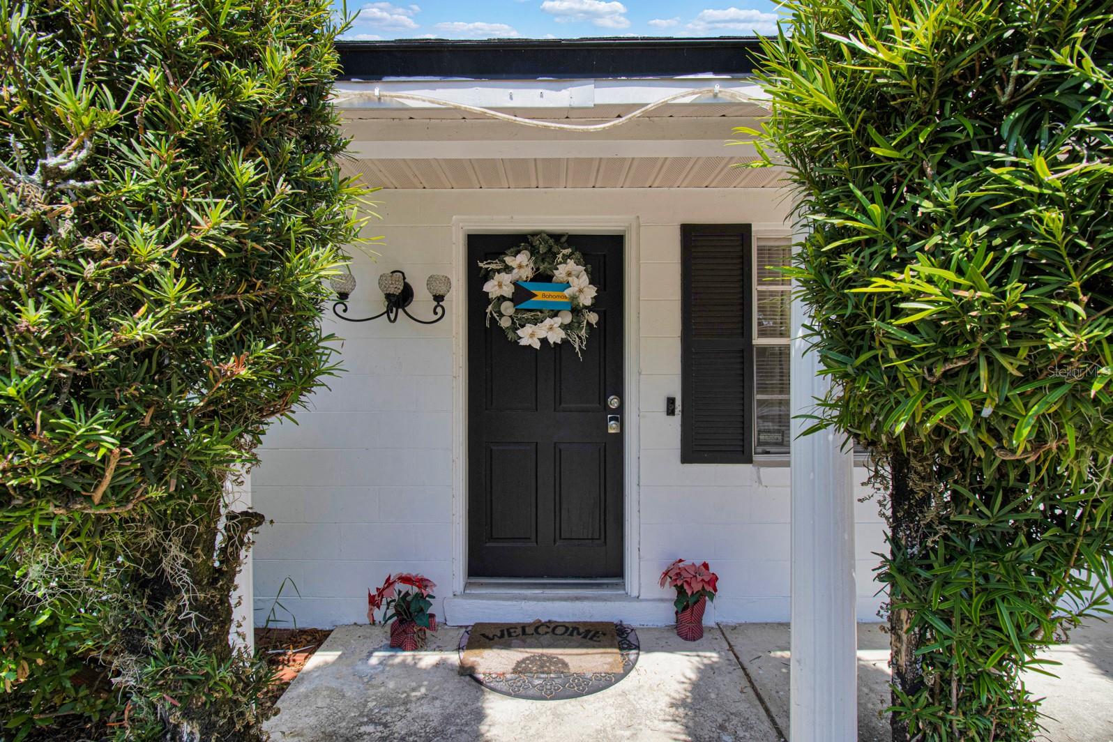 1216 FLORAL WAY