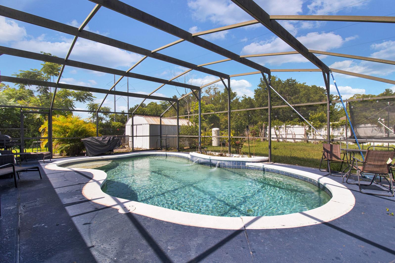 1216 FLORAL WAY